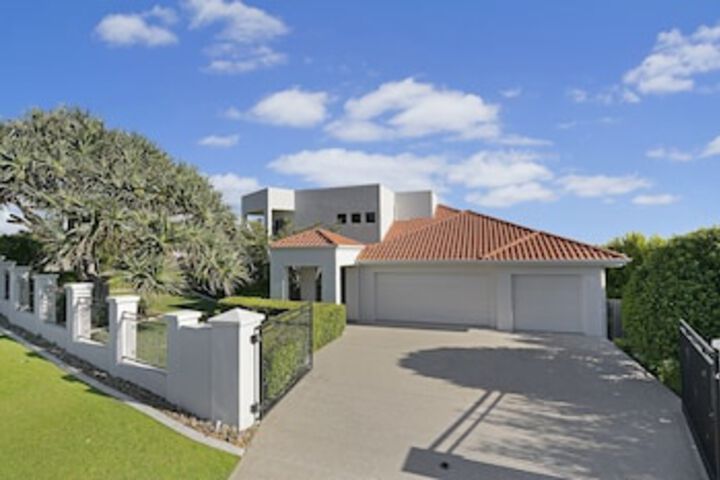Castaways Beach QLD Accommodation Newcastle