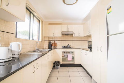 True Comfort! 3bed2bath APT Near Ashfield Station! - Accommodation Newcastle 4