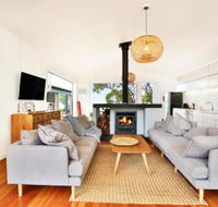 Ayana Beach House Pet Friendly Opposite Beach - Accommodation Newcastle