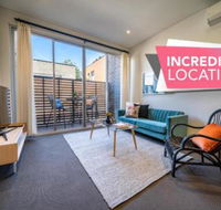 Floral on Frew Heart of the CBD Wifi Netflix - Accommodation Newcastle