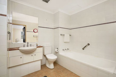 HC102 Karrabee Avenue Huntleys Cove - Accommodation Newcastle 3
