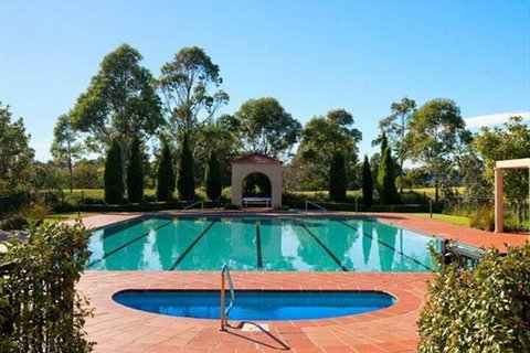 HC102 Karrabee Avenue Huntleys Cove - Accommodation Newcastle 2