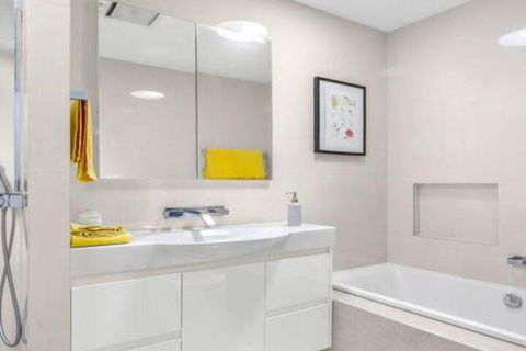 Karelda Absolute Waterfront Pet Friendly Property - Accommodation Newcastle 6