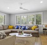 Pure Salt beach house with pool 300m to beach - Accommodation Newcastle