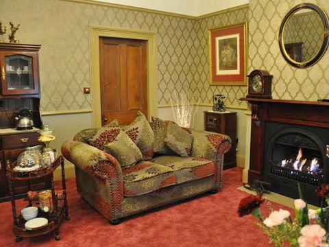 Bli Bli House Luxury Bed & Breakfast - Accommodation Newcastle 0