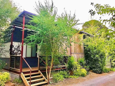 Sutton Spring Art Retreats - Accommodation Newcastle 1