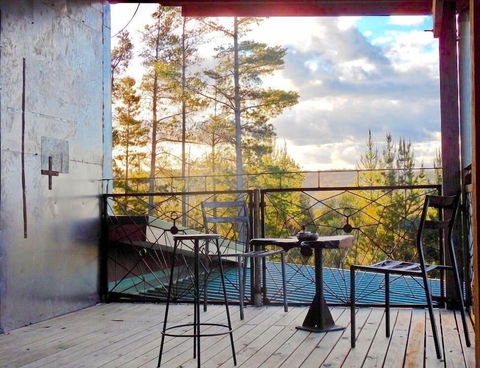 Sutton Spring Art Retreats - Accommodation Newcastle 5