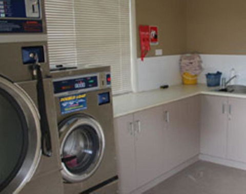 Cosmos Country Motor Inn - Accommodation Newcastle 5