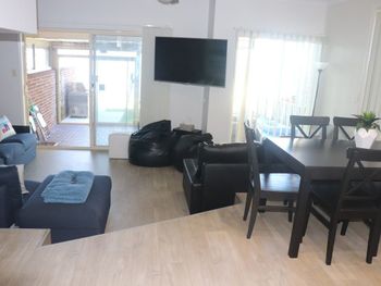 Lil Haven - Accommodation Newcastle 3