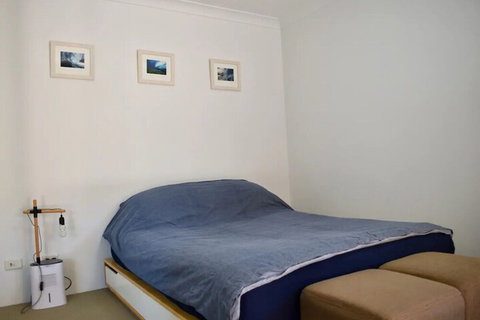 Quiet 1 Bedroom Flat In Concord - Accommodation Newcastle 4