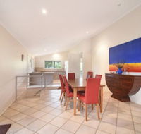 Beach Affair - 10 Callitris Crescent - Accommodation Newcastle