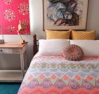 Stylish Comfortable Central Artists Home - Accommodation Newcastle