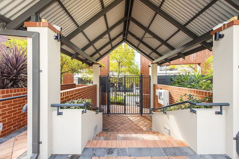 Subiaco Emporium Apartment - Accommodation Newcastle 3