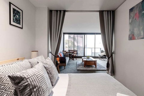 Spacious 1BD 50m From Chapel Street - Accommodation Newcastle 1
