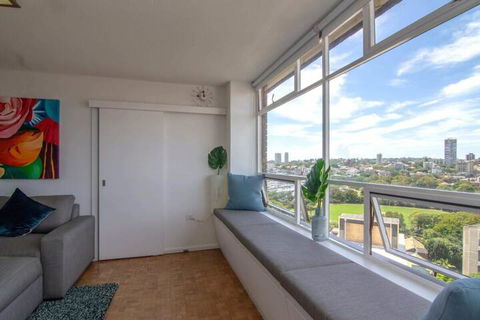 Bright 1 Bedroom Studio With Amazing City Views - Accommodation Newcastle 2