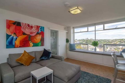 Bright 1 Bedroom Studio With Amazing City Views - Accommodation Newcastle 3
