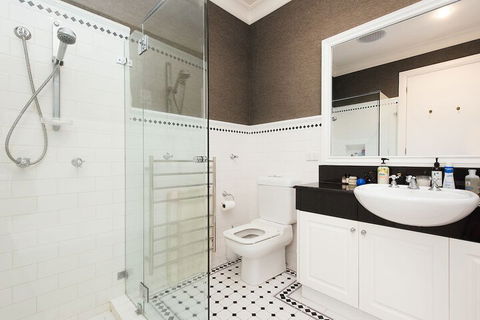 Vaucluse Manor H327 - Accommodation Newcastle 6