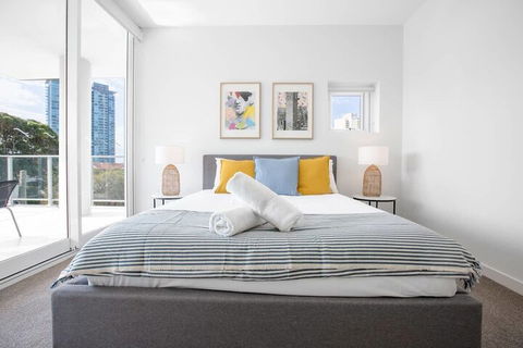 Wow Southport Apartment Near Light Rail Station - Accommodation Newcastle 2