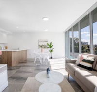 Wow Southport Apartment Near Light Rail Station - Accommodation Newcastle