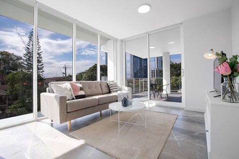 Wow Southport Apartment Near Light Rail Station - Accommodation Newcastle 5