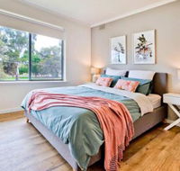 2 Bedroom Apt in Glenelg With Air Con - Accommodation Newcastle