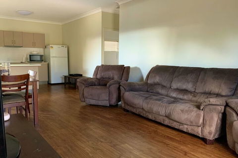 Stay On Sullivan - Accommodation Newcastle 7