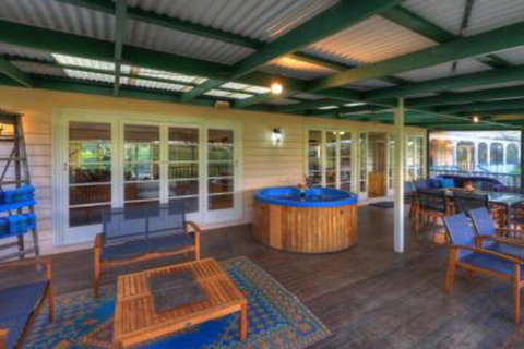 Maleny Homestead & Cottage - Accommodation Newcastle 2