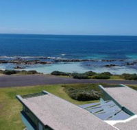 Boathouse nearly in the water  wonderful views - Accommodation Newcastle