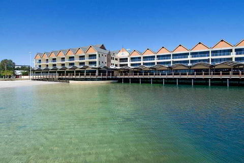 Quality Suites Crest Mandurah - Accommodation Newcastle 5