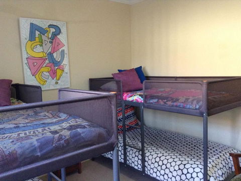 Lateeze Pets Welcome Near The Beach - Accommodation Newcastle 6