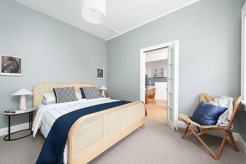Salty's 2 Bedroom Beach Home - Accommodation Newcastle 5