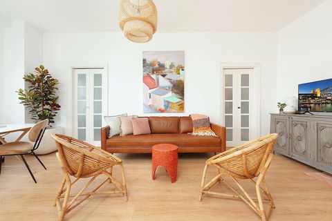 Salty's 2 Bedroom Beach Home - Accommodation Newcastle 1
