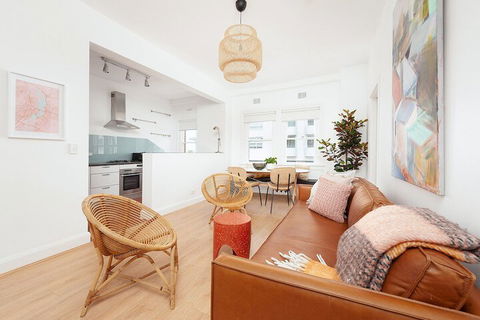 Salty's 2 Bedroom Beach Home - Accommodation Newcastle 6