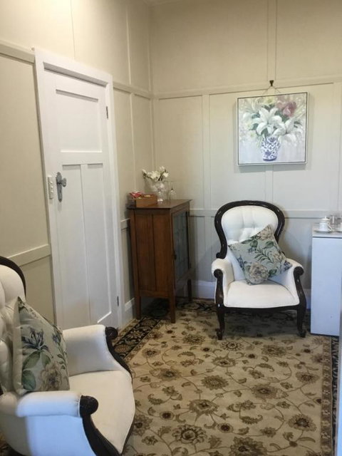 Araluen Historic House Deluxe Room - Accommodation Newcastle 3