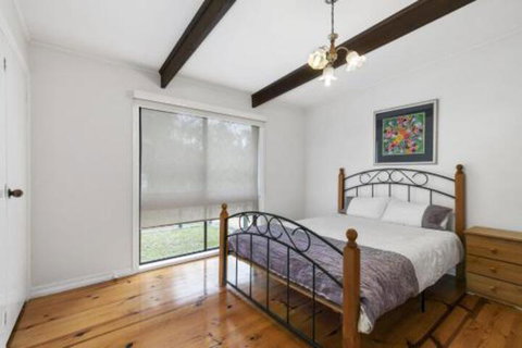 THE BEACH HIVE PET FRIENDLY (OUTSIDE ONLY) INLET SIDE - Accommodation Newcastle 2