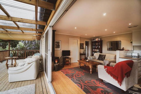 Beach House Aisling - Accommodation Newcastle 6