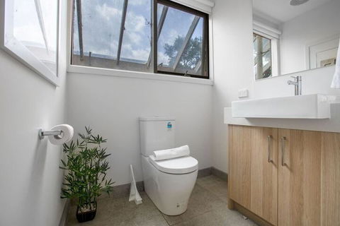 Comfy Holiday House With Pool@rosanna - Accommodation Newcastle 3