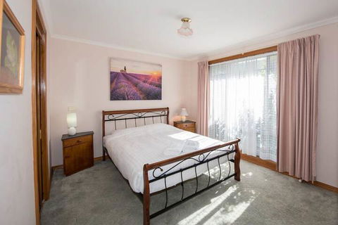 Chillax - Accommodation Newcastle 7