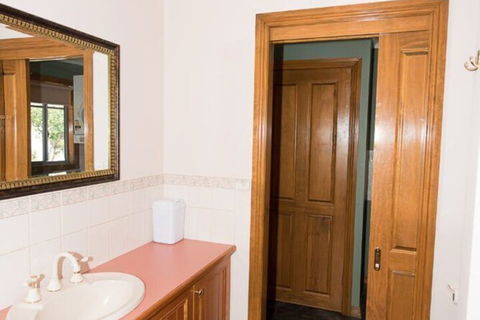 Chillax - Accommodation Newcastle 5