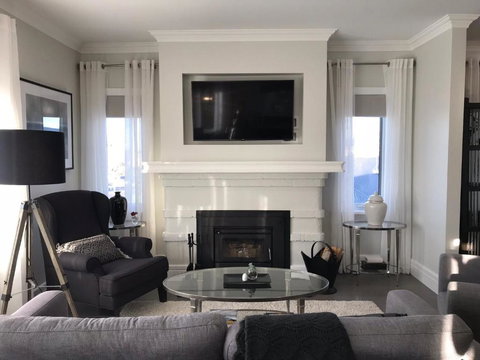 The Grove - Accommodation Newcastle 3