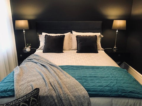 The Grove - Accommodation Newcastle 6