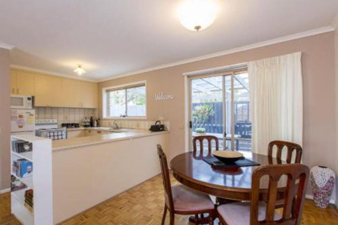 PERFECT On PYMBLE AVE - Accommodation Newcastle 3