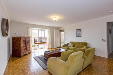 PERFECT On PYMBLE AVE - Accommodation Newcastle 2
