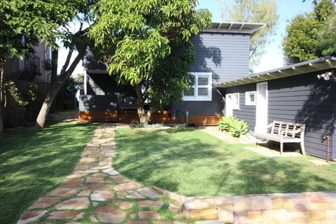 SEA URCHIN - Accommodation Newcastle 6