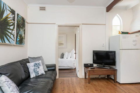 A SWEET ESCAPE Byron Surf Cottage Walk To Byron - Accommodation Newcastle 4