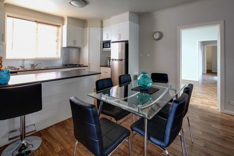 Reardon Place - Accommodation Newcastle 5