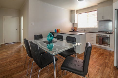 Reardon Place - Accommodation Newcastle 1