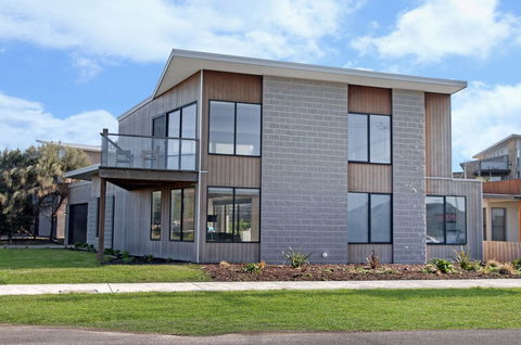 Bliss At South Beach - Accommodation Newcastle 0
