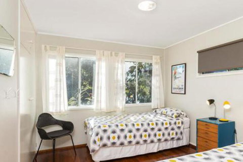 Endless Summer - Accommodation Newcastle 2