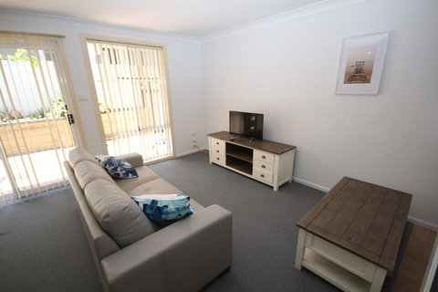 Waters Edge - Accommodation Newcastle 1
